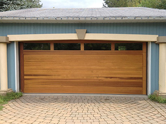Portes de garage en bois